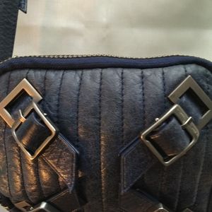 Woman crossbody. Leather.